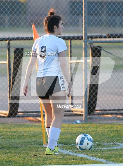 Thumbnail 3 in El Monte vs. Arroyo photogallery.
