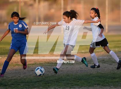 Thumbnail 1 in El Monte vs. Arroyo photogallery.
