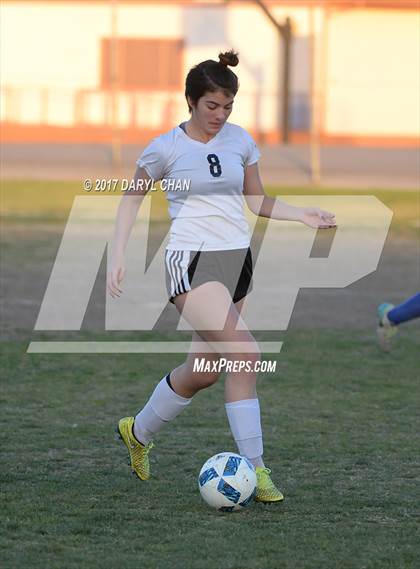 Thumbnail 3 in El Monte vs. Arroyo photogallery.