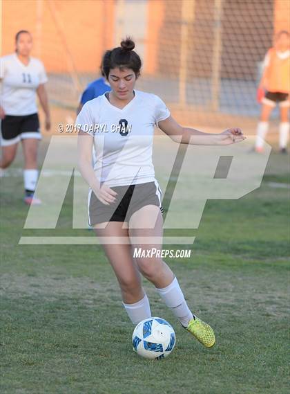 Thumbnail 1 in El Monte vs. Arroyo photogallery.