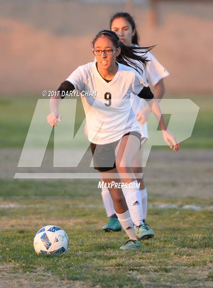 Thumbnail 3 in El Monte vs. Arroyo photogallery.