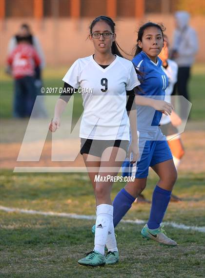 Thumbnail 3 in El Monte vs. Arroyo photogallery.