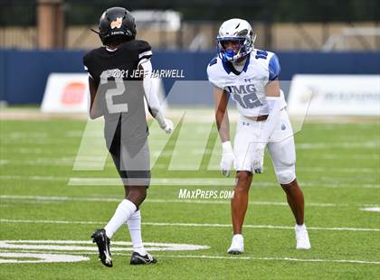 Thumbnail 2 in IMG Academy vs. Bishop Sycamore photogallery.