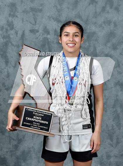 Thumbnail 3 in Woodland Christian (CIF State D5 Awards) photogallery.