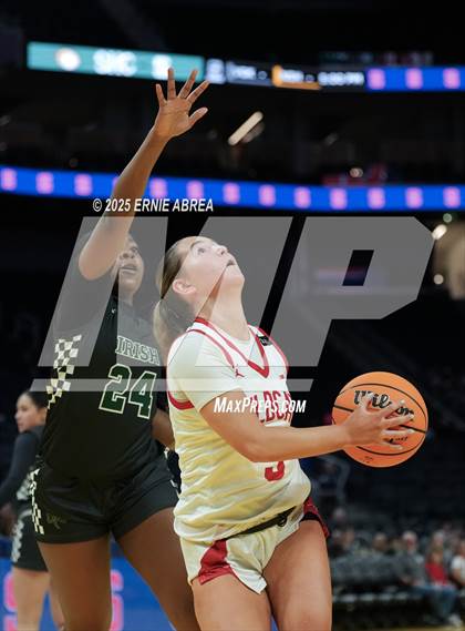 Thumbnail 2 in St. Ignatius College Preparatory vs. Sacred Heart Cathedral Preparatory (Bruce Mahoney @Chase Center) photogallery.