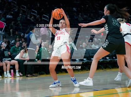 Thumbnail 2 in St. Ignatius College Preparatory vs. Sacred Heart Cathedral Preparatory (Bruce Mahoney @Chase Center) photogallery.