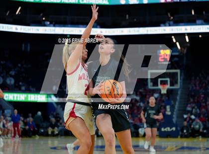 Thumbnail 3 in St. Ignatius College Preparatory vs. Sacred Heart Cathedral Preparatory (Bruce Mahoney @Chase Center) photogallery.