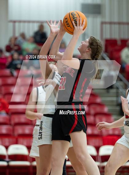 Thumbnail 3 in Flippin vs Norfork (Arvest Tournament) photogallery.