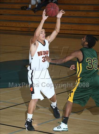 Thumbnail 3 in Foothill vs Kennedy (Sheldon Winter Classic) photogallery.
