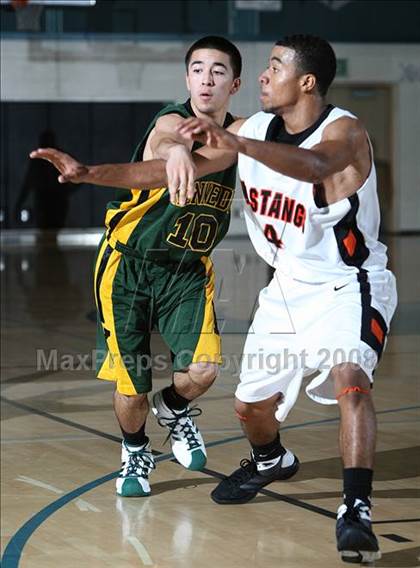 Thumbnail 3 in Foothill vs Kennedy (Sheldon Winter Classic) photogallery.