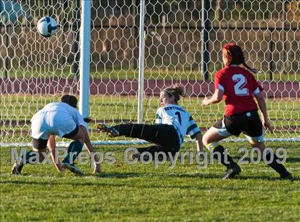Thumbnail 3 in Exeter-West Greenwich vs Smithfield (RIIL D2 Final) photogallery.