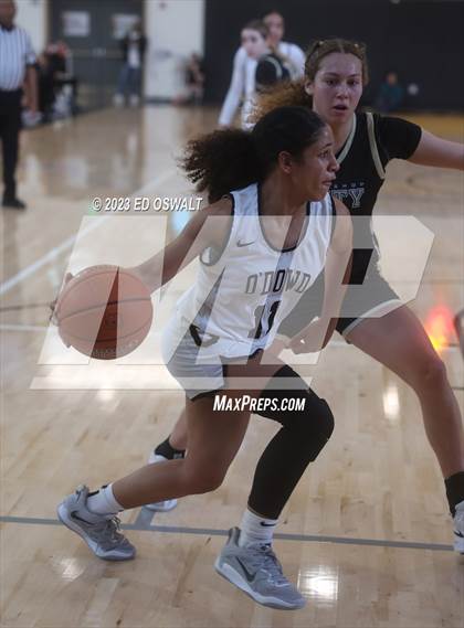 Thumbnail 3 in Archbishop Mitty @ Bishop O'Dowd (MLK Classic) photogallery.