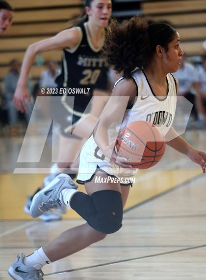 Thumbnail 1 in Archbishop Mitty @ Bishop O'Dowd (MLK Classic) photogallery.