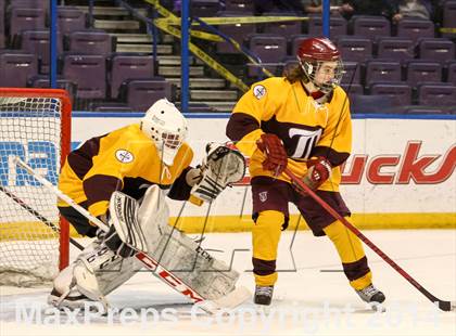 Thumbnail 2 in Christian Brothers vs DeSmet Jesuit (Challenge Cup Final) photogallery.