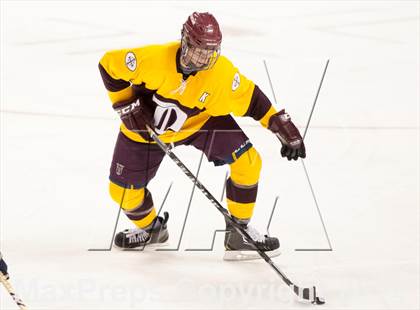 Thumbnail 3 in Christian Brothers vs DeSmet Jesuit (Challenge Cup Final) photogallery.