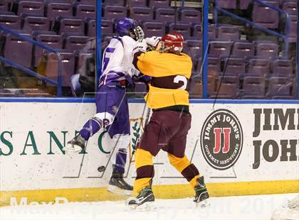 Thumbnail 2 in Christian Brothers vs DeSmet Jesuit (Challenge Cup Final) photogallery.