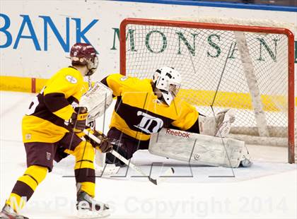 Thumbnail 2 in Christian Brothers vs DeSmet Jesuit (Challenge Cup Final) photogallery.