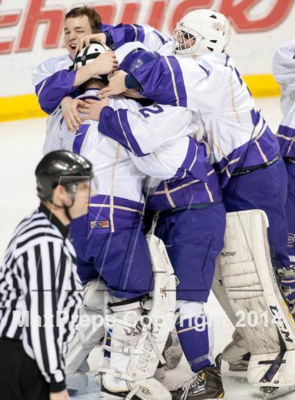 Thumbnail 3 in Christian Brothers vs DeSmet Jesuit (Challenge Cup Final) photogallery.