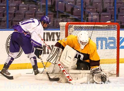 Thumbnail 3 in Christian Brothers vs DeSmet Jesuit (Challenge Cup Final) photogallery.