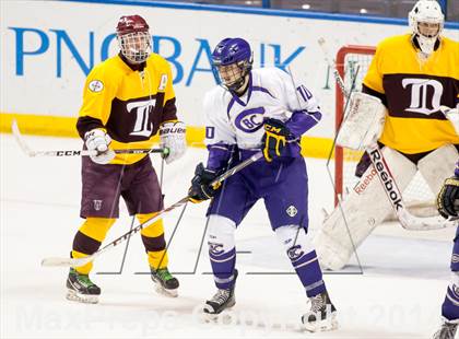 Thumbnail 2 in Christian Brothers vs DeSmet Jesuit (Challenge Cup Final) photogallery.
