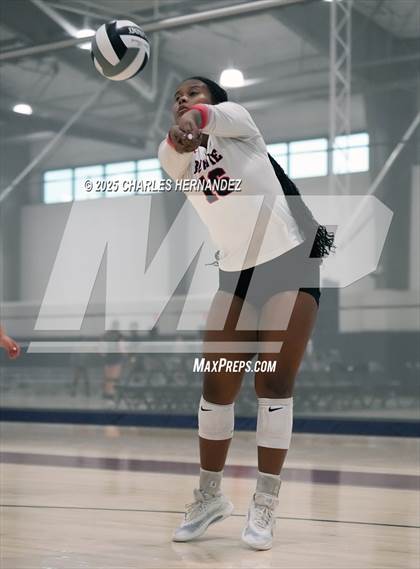 Thumbnail 2 in Centennial vs. Bowie (Legends Invitational) photogallery.