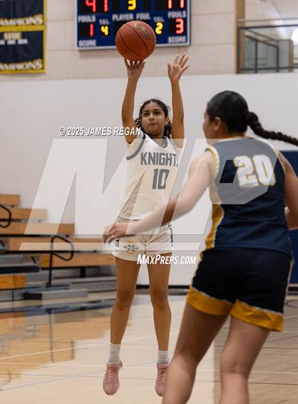 Thumbnail 3 in Menlo School vs. Notre Dame (CCS D4 semifinal) photogallery.