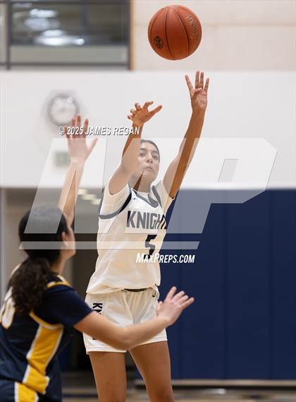 Thumbnail 2 in Menlo School vs. Notre Dame (CCS D4 semifinal) photogallery.