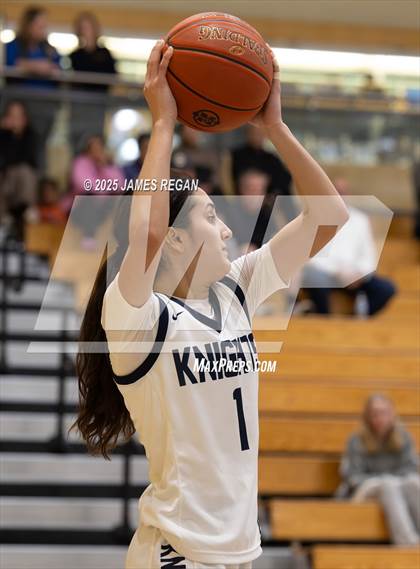 Thumbnail 1 in Menlo School vs. Notre Dame (CCS D4 semifinal) photogallery.
