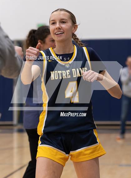 Thumbnail 1 in Menlo School vs. Notre Dame (CCS D4 semifinal) photogallery.