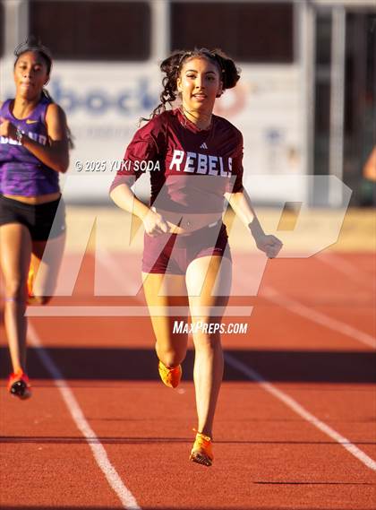 Thumbnail 2 in Rogers Ford Tall City Relays photogallery.