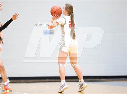 Thumbnail 1 in Amanda-Clearcreek vs. Johnstown-Monroe (OHSAA D5 District Final) photogallery.