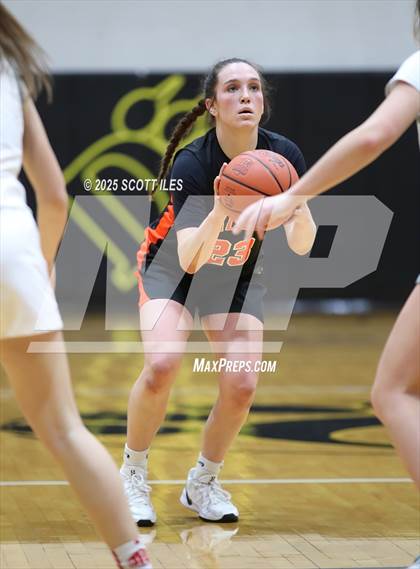 Thumbnail 1 in Amanda-Clearcreek vs. Johnstown-Monroe (OHSAA D5 District Final) photogallery.
