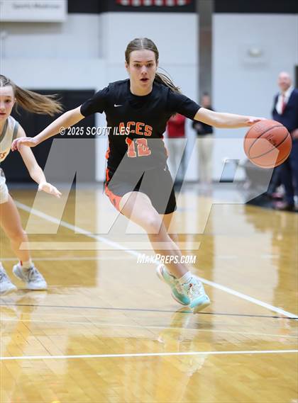 Thumbnail 1 in Amanda-Clearcreek vs. Johnstown-Monroe (OHSAA D5 District Final) photogallery.