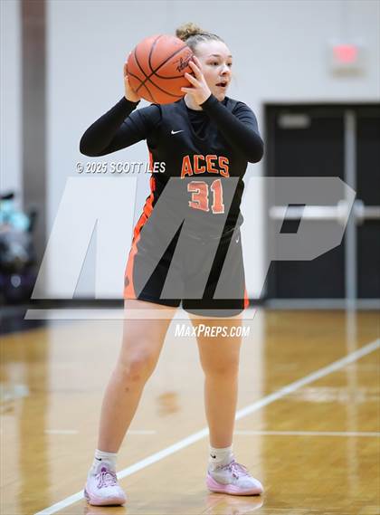 Thumbnail 1 in Amanda-Clearcreek vs. Johnstown-Monroe (OHSAA D5 District Final) photogallery.