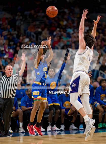 Thumbnail 2 in Boerne vs Washington (UIL 4A Basketball Semifinal) photogallery.