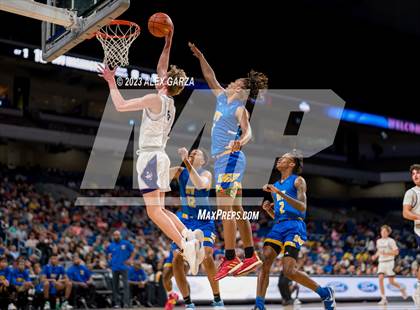 Thumbnail 3 in Boerne vs Washington (UIL 4A Basketball Semifinal) photogallery.