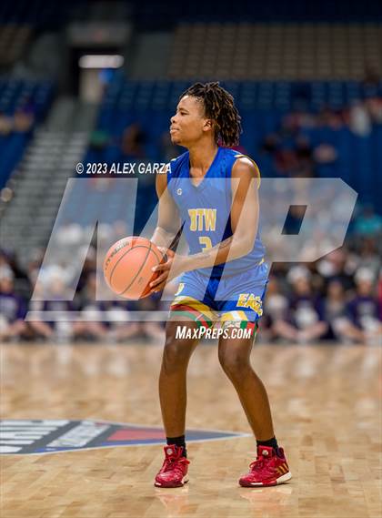 Thumbnail 3 in Boerne vs Washington (UIL 4A Basketball Semifinal) photogallery.