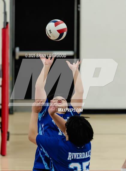 Thumbnail 2 in Riverdale Ridge vs. Cherry Creek photogallery.