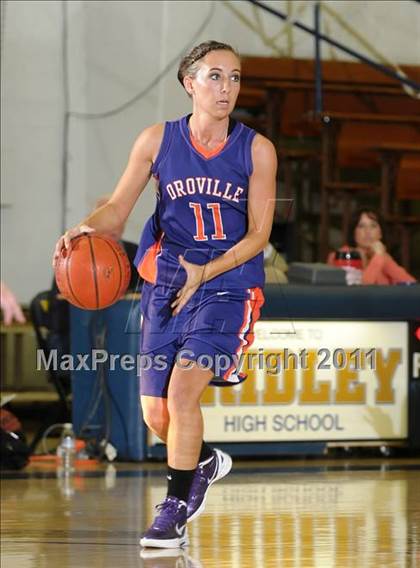 Thumbnail 1 in Oroville vs. Yuba City (Lady Bulldog Holiday Classic) photogallery.