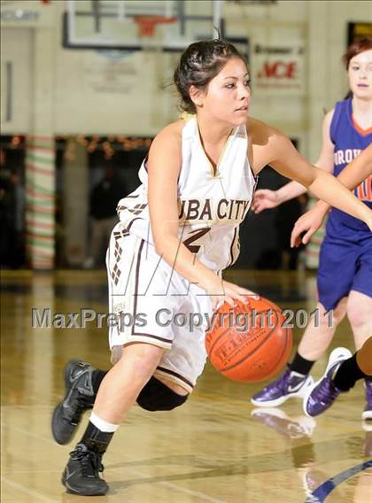 Thumbnail 3 in Oroville vs. Yuba City (Lady Bulldog Holiday Classic) photogallery.
