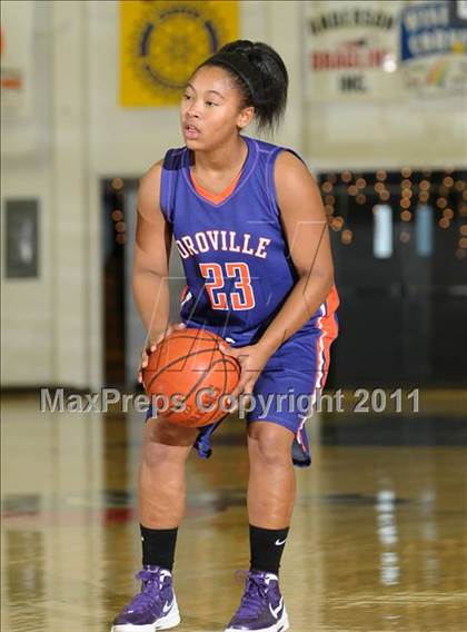 Thumbnail 3 in Oroville vs. Yuba City (Lady Bulldog Holiday Classic) photogallery.