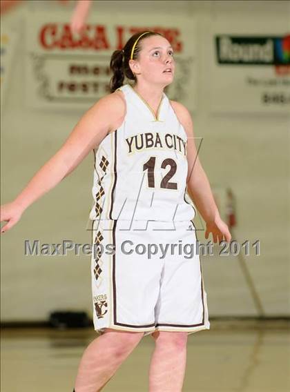 Thumbnail 2 in Oroville vs. Yuba City (Lady Bulldog Holiday Classic) photogallery.