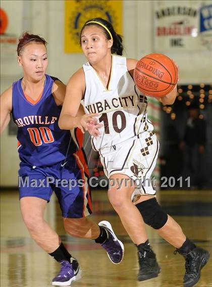 Thumbnail 2 in Oroville vs. Yuba City (Lady Bulldog Holiday Classic) photogallery.