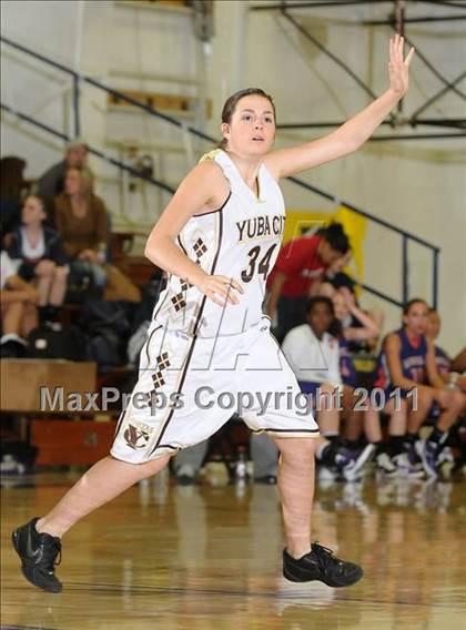 Thumbnail 1 in Oroville vs. Yuba City (Lady Bulldog Holiday Classic) photogallery.