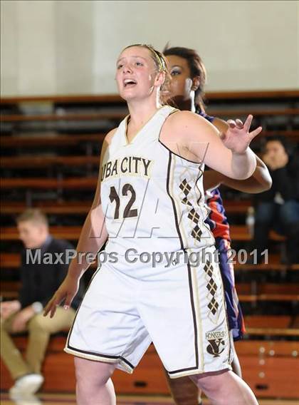 Thumbnail 3 in Oroville vs. Yuba City (Lady Bulldog Holiday Classic) photogallery.