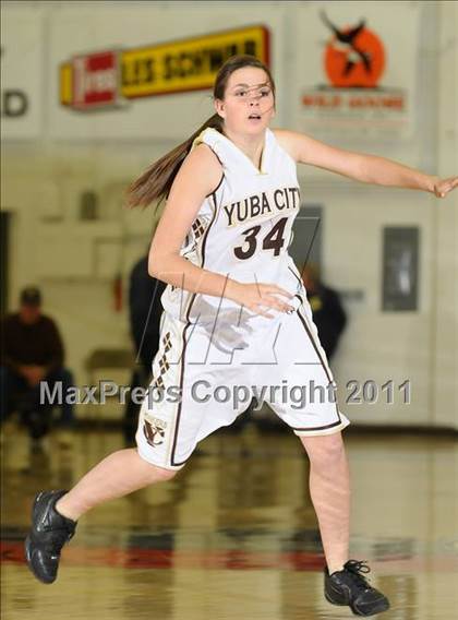 Thumbnail 3 in Oroville vs. Yuba City (Lady Bulldog Holiday Classic) photogallery.