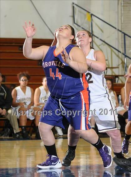 Thumbnail 2 in Oroville vs. Yuba City (Lady Bulldog Holiday Classic) photogallery.