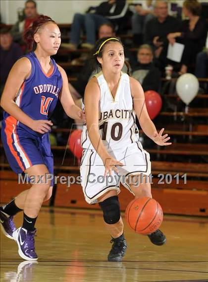 Thumbnail 1 in Oroville vs. Yuba City (Lady Bulldog Holiday Classic) photogallery.