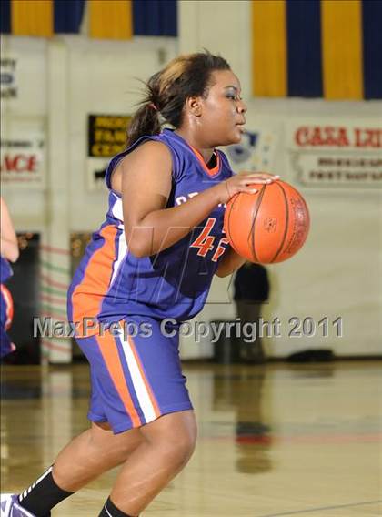Thumbnail 3 in Oroville vs. Yuba City (Lady Bulldog Holiday Classic) photogallery.