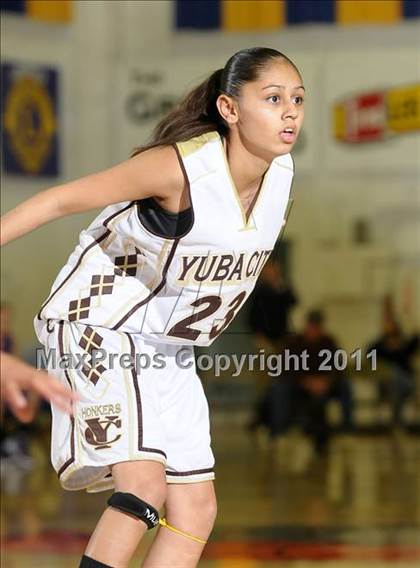 Thumbnail 1 in Oroville vs. Yuba City (Lady Bulldog Holiday Classic) photogallery.